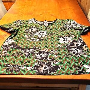 Koi scrub top size L